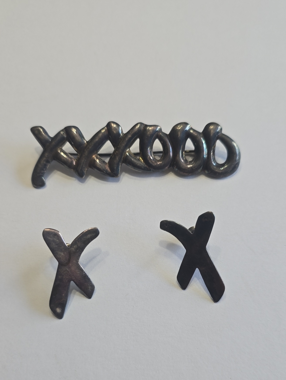 925 Silver Pin and Earrings XXOO Love